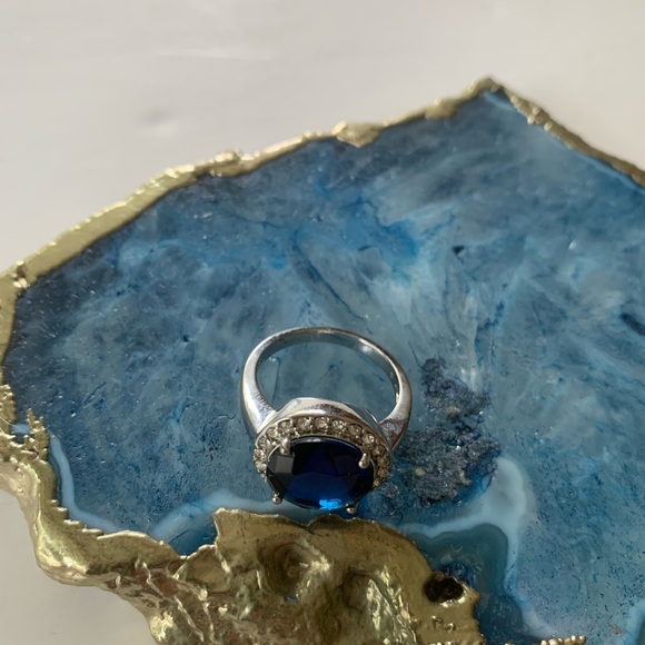 Women’s Blue stone ring. - Picture 4 of 5